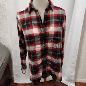 American Eagle Soft Boyfriend Fit Red and Black Plaid Flannel button down shirt